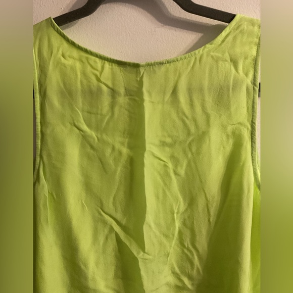 Express Size Medium Lime Green Women’s Tank Top. Shark Bite Hem. - Picture 5 of 5